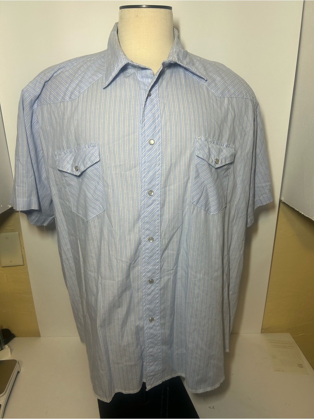 Light Blue Striped Men’s Short-Sleeve Button-Up Shirt wrangler vintage 3xl